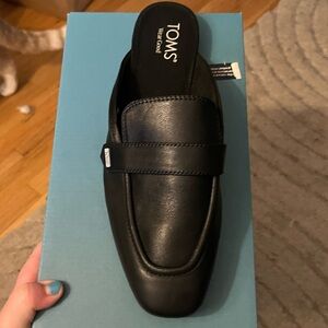 Toms Lynette Mule, Black Leather, size 10, New and Never Worn